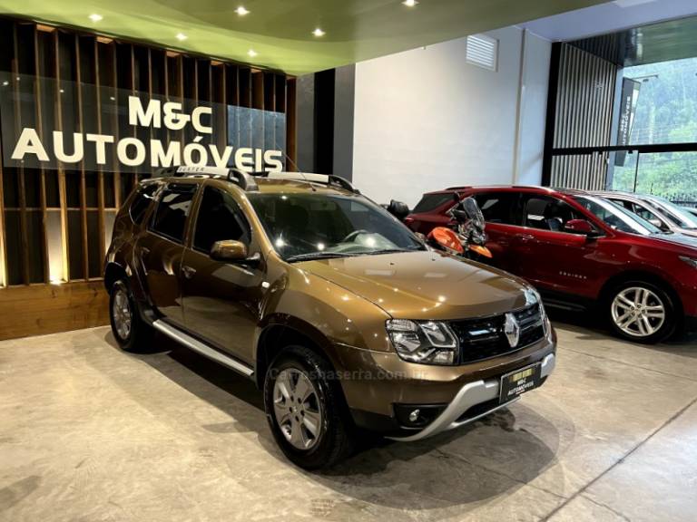 RENAULT - DUSTER - 2017/2017 - Marrom - R$ 63.900,00