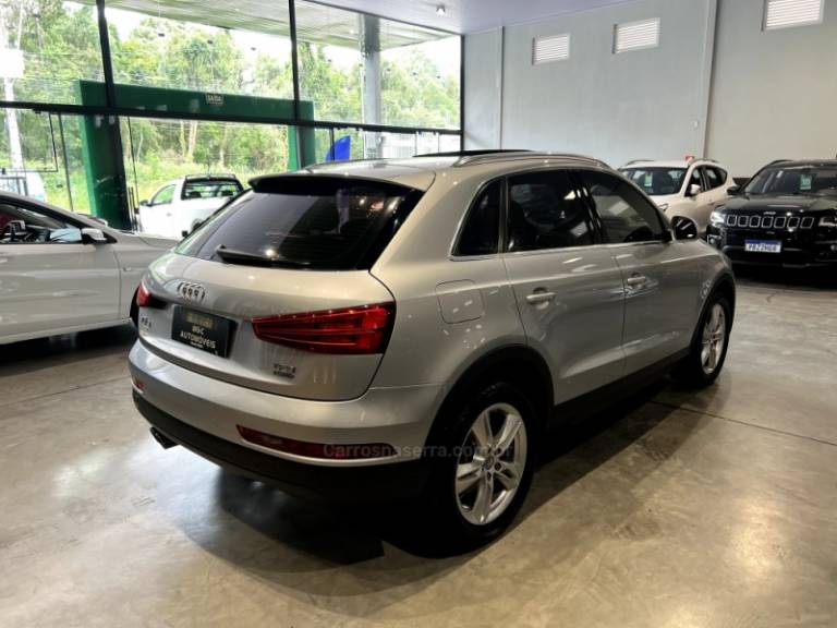 AUDI - Q3 - 2015/2016 - Prata - R$ 104.900,00