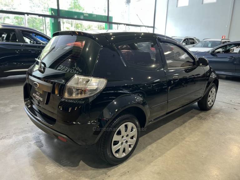 FORD - KA - 2012/2013 - Preta - R$ 28.900,00