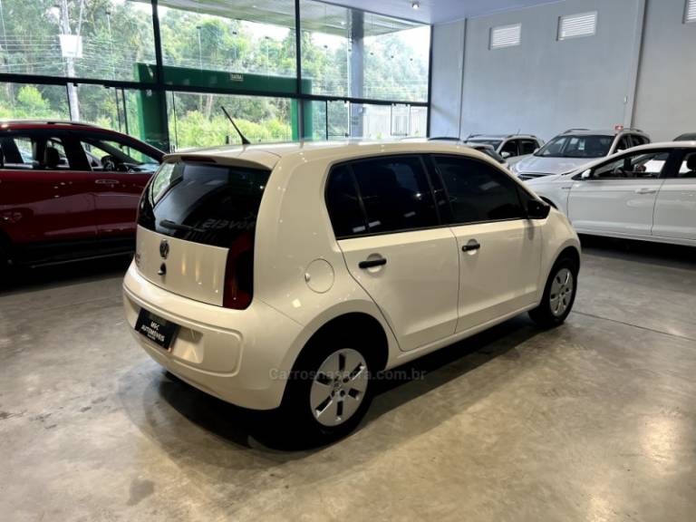 VOLKSWAGEN - UP - 2016/2017 - Branca - R$ 42.900,00