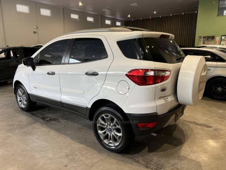 FORD - ECOSPORT - 2013/2014 - Branca - R$ 59.900,00