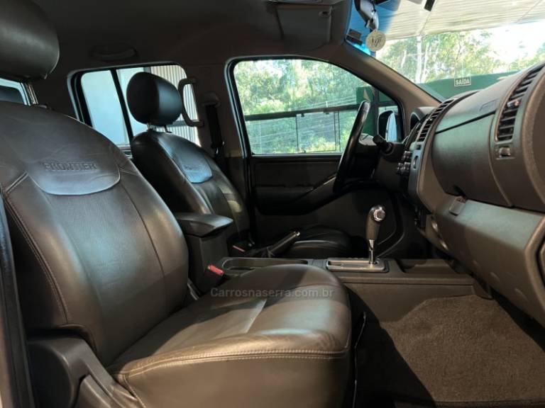 NISSAN - FRONTIER - 2016/2016 - Prata - R$ 115.900,00