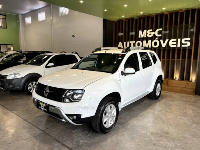 RENAULT - DUSTER - 2015/2016 - Branca - R$ 61.900,00