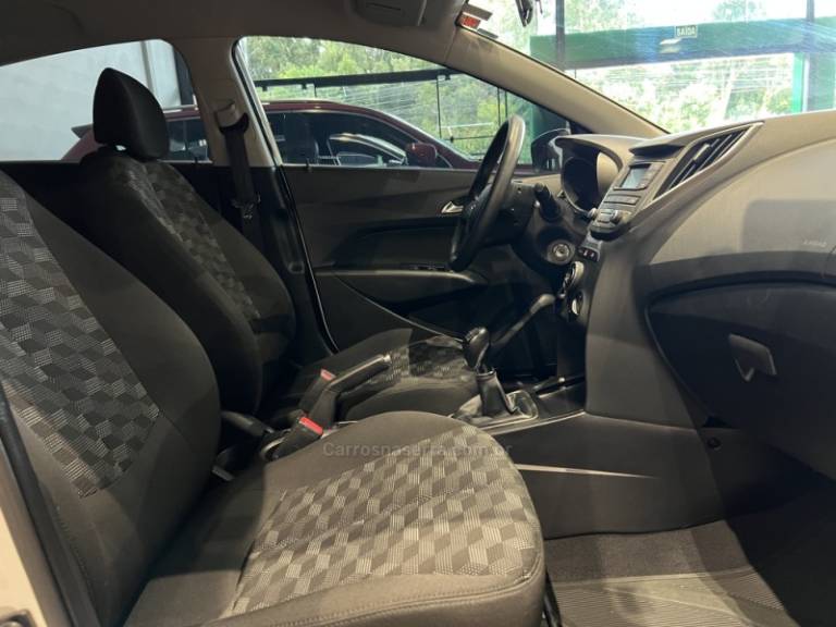 HYUNDAI - HB20 - 2015/2016 - Branca - R$ 52.900,00