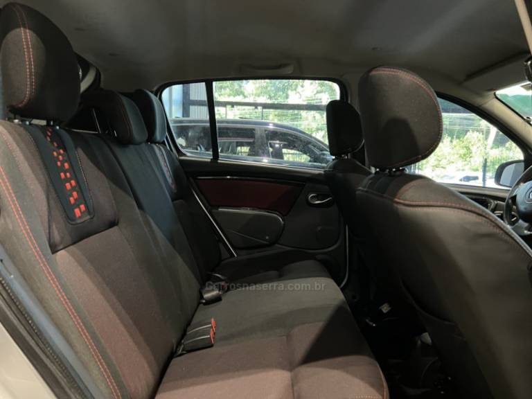 RENAULT - SANDERO - 2012/2012 - Prata - R$ 36.900,00