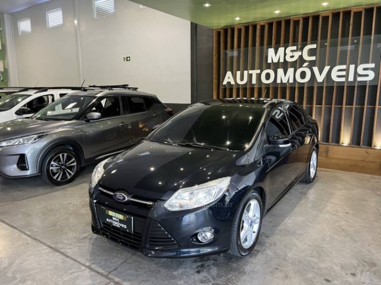 FORD - FOCUS - 2013/2014 - Preta - R$ 49.900,00
