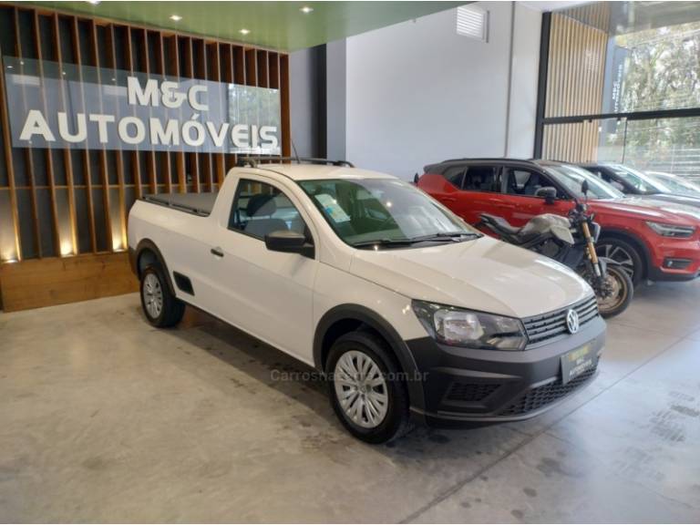 VOLKSWAGEN - SAVEIRO - 2022/2023 - Branca - R$ 72.900,00