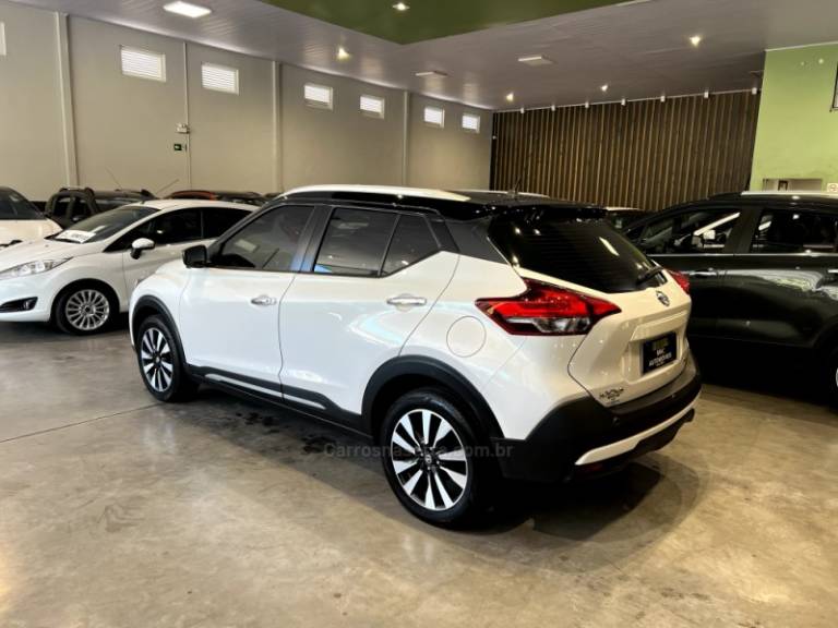 NISSAN - KICKS - 2019/2020 - Branca - R$ 89.900,00