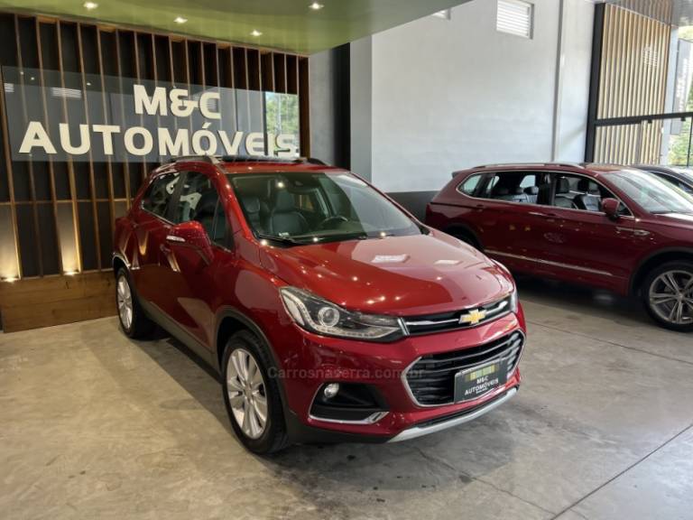 CHEVROLET - TRACKER - 2017/2018 - Vermelha - R$ 85.900,00