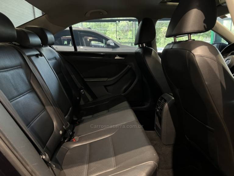 VOLKSWAGEN - JETTA - 2013/2013 - Preta - R$ 66.900,00