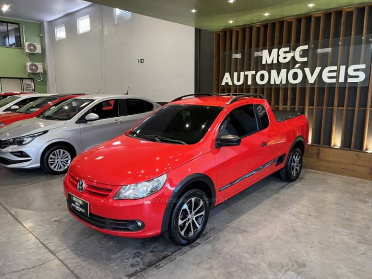 VOLKSWAGEN - SAVEIRO - 2012/2013 - Vermelha - R$ 48.900,00