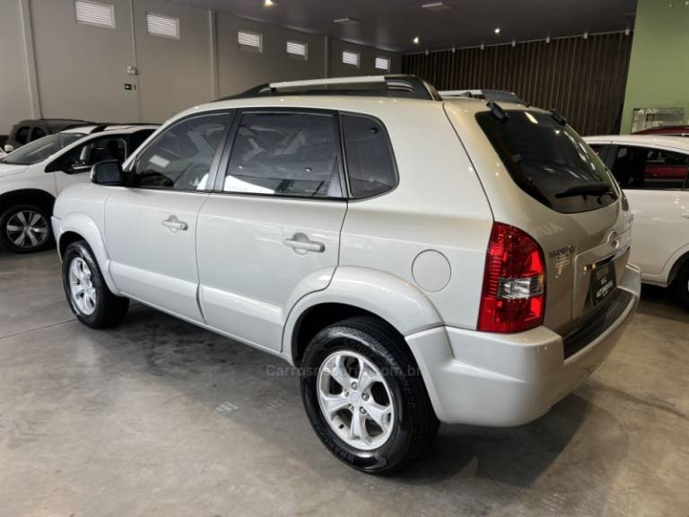 HYUNDAI - TUCSON - 2011/2012 - Prata - R$ 45.900,00