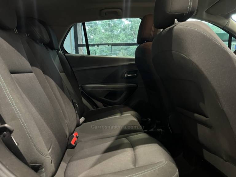 CHEVROLET - TRACKER - 2016/2016 - Branca - R$ 69.900,00