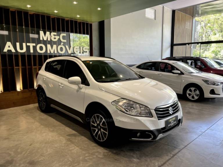 SUZUKI - S-CROSS - 2015/2016 - Branca - R$ 67.900,00