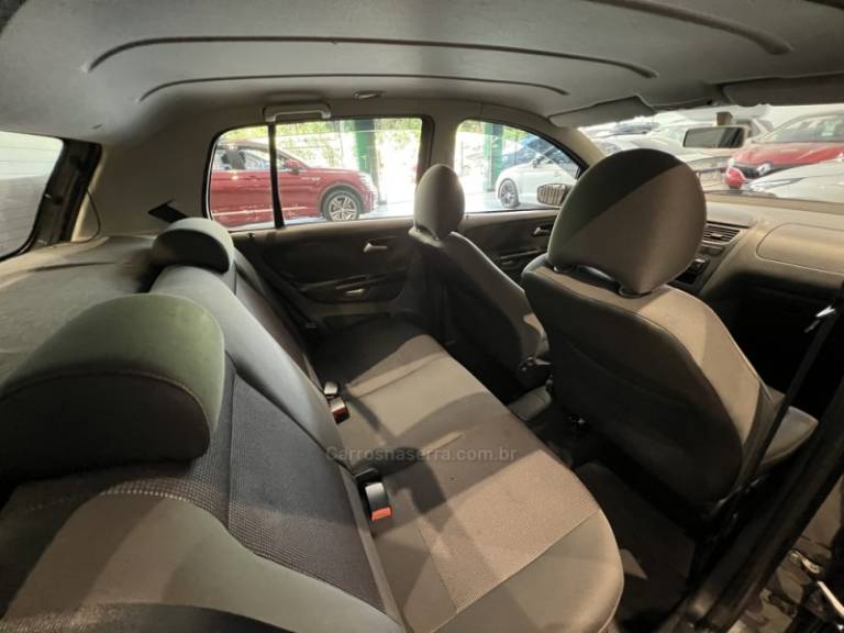 VOLKSWAGEN - FOX - 2010/2011 - Cinza - R$ 34.900,00