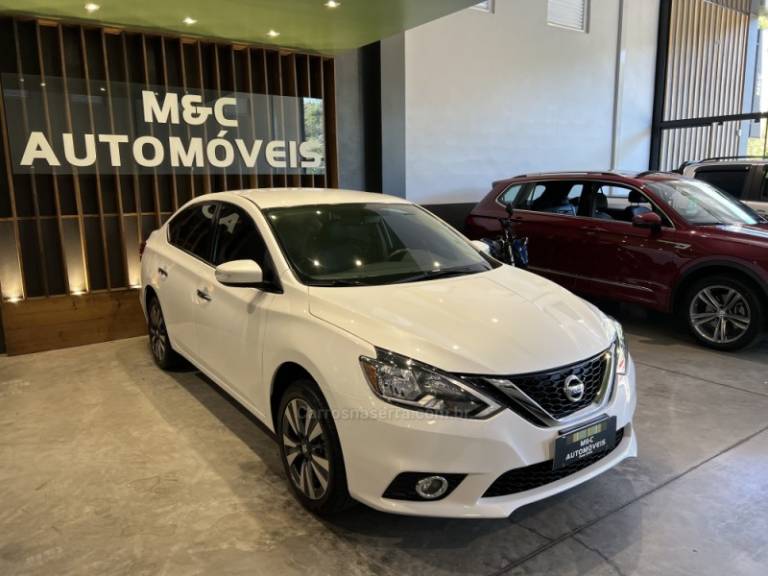 NISSAN - SENTRA - 2016/2017 - Branca - R$ 66.900,00