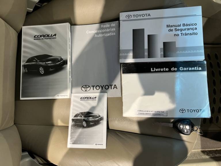 TOYOTA - COROLLA - 2009/2010 - Preta - R$ 58.900,00