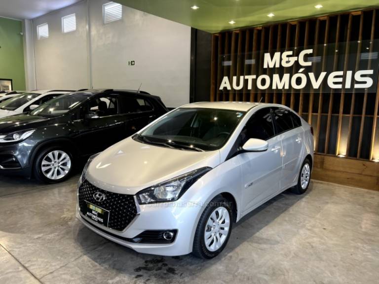 HYUNDAI - HB20S - 2018/2019 - Prata - R$ 69.900,00