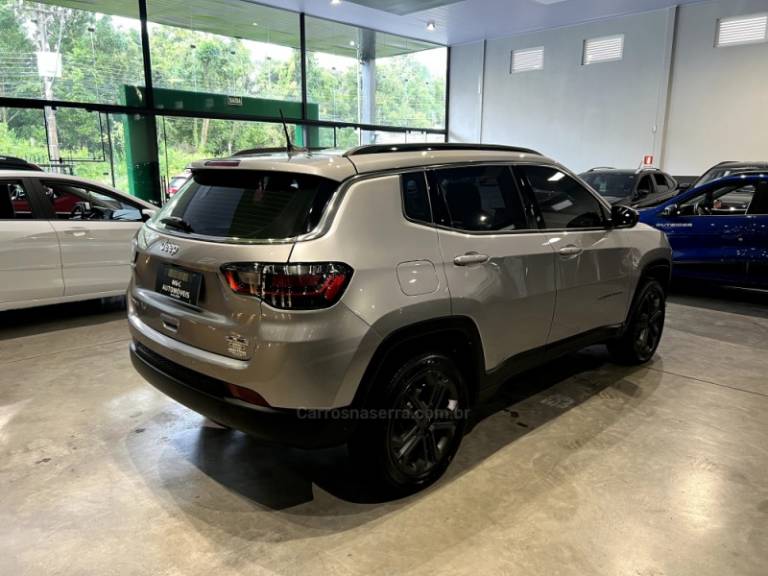 JEEP - COMPASS - 2022/2023 - Prata - R$ 159.900,00