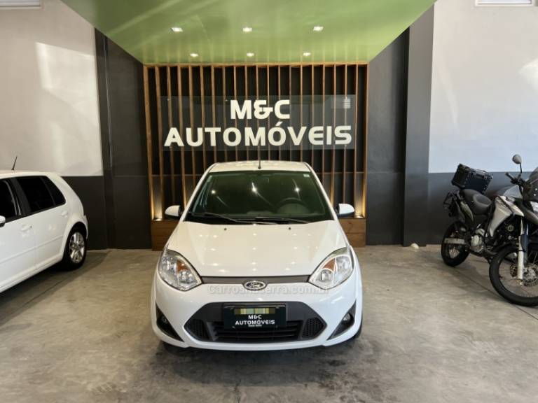 FORD - FIESTA - 2014/2014 - Branca - R$ 35.900,00