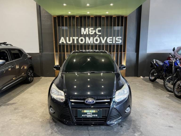 FORD - FOCUS - 2013/2014 - Preta - R$ 49.900,00