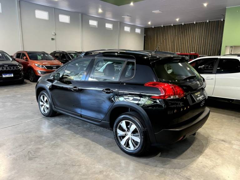 PEUGEOT - 2008 - 2020/2020 - Preta - R$ 71.900,00