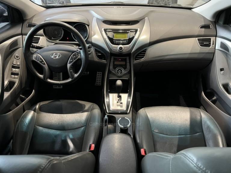 HYUNDAI - ELANTRA - 2012/2013 - Preta - R$ 59.900,00