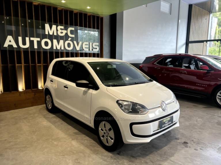 VOLKSWAGEN - UP - 2016/2017 - Branca - R$ 42.900,00