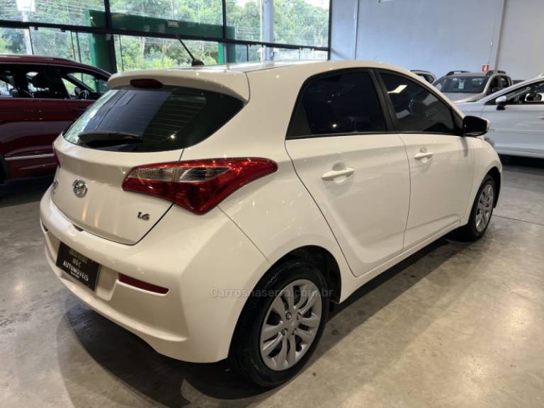 HYUNDAI - HB20 - 2015/2016 - Branca - R$ 52.900,00