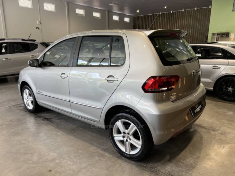 VOLKSWAGEN - FOX - 2015/2016 - Prata - R$ 53.900,00