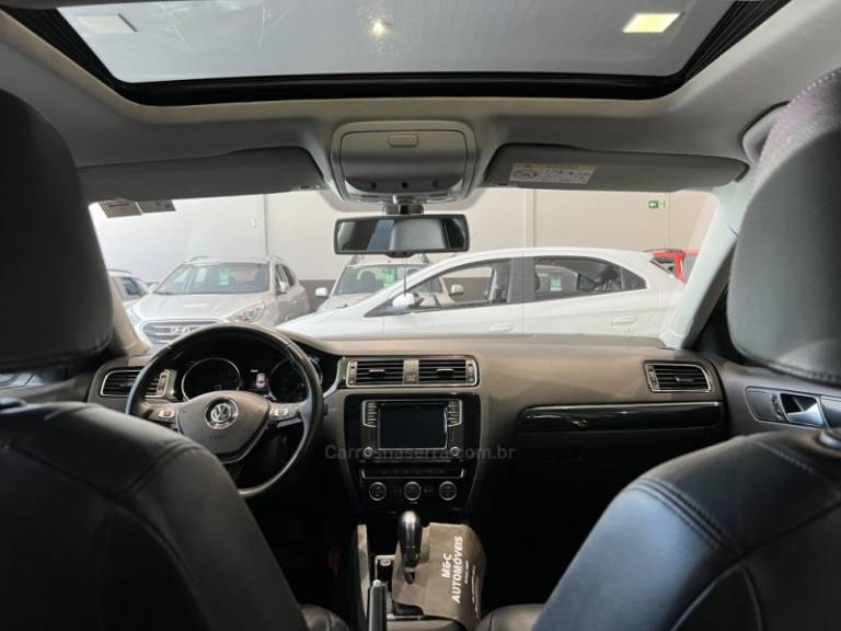 VOLKSWAGEN - JETTA - 2015/2016 - Prata - R$ 89.900,00