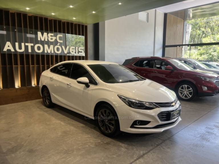 CHEVROLET - CRUZE - 2018/2019 - Branca - R$ 95.900,00