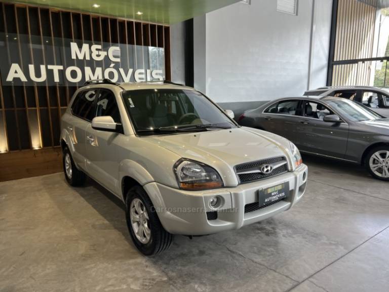 HYUNDAI - TUCSON - 2011/2012 - Prata - R$ 45.900,00