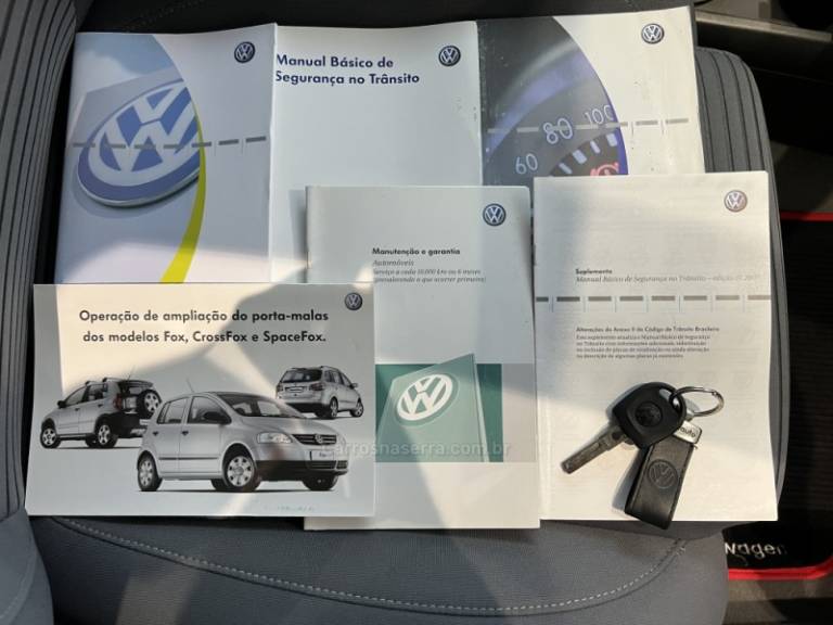 VOLKSWAGEN - SPACEFOX - 2009/2010 - Vermelha - R$ 34.900,00