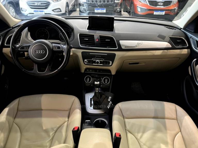 AUDI - Q3 - 2015/2016 - Prata - R$ 97.900,00