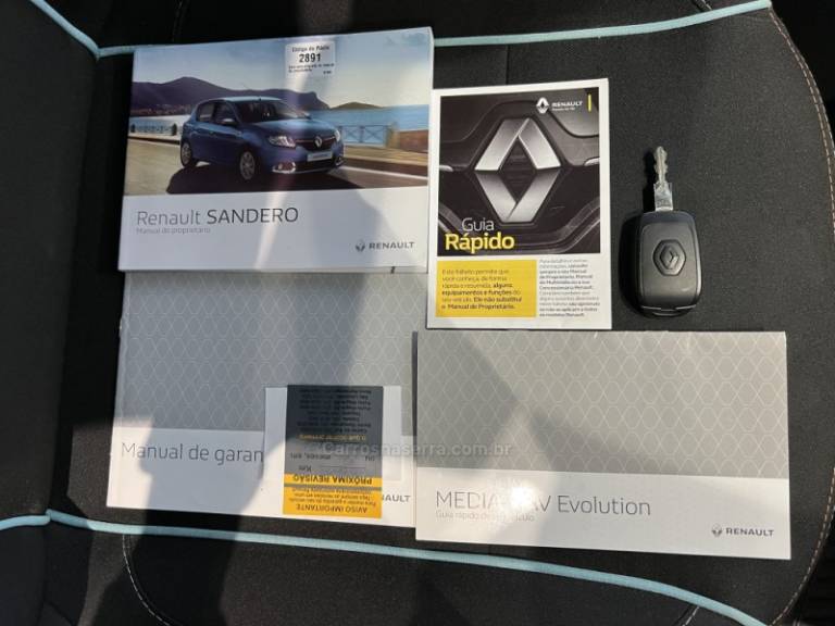 RENAULT - SANDERO - 2018/2019 - Prata - R$ 43.900,00