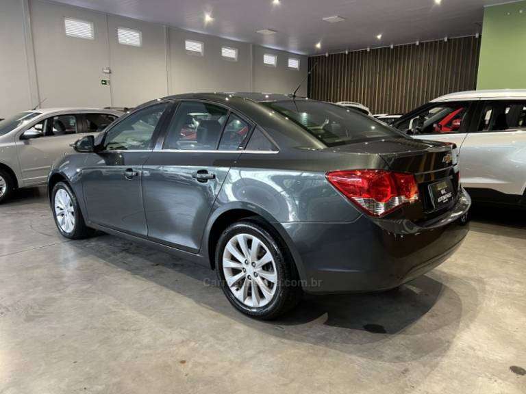 CHEVROLET - CRUZE - 2015/2016 - Cinza - R$ 69.900,00