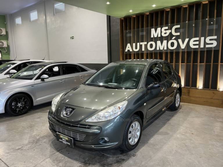 PEUGEOT - 207 - 2011/2012 - Cinza - R$ 24.900,00