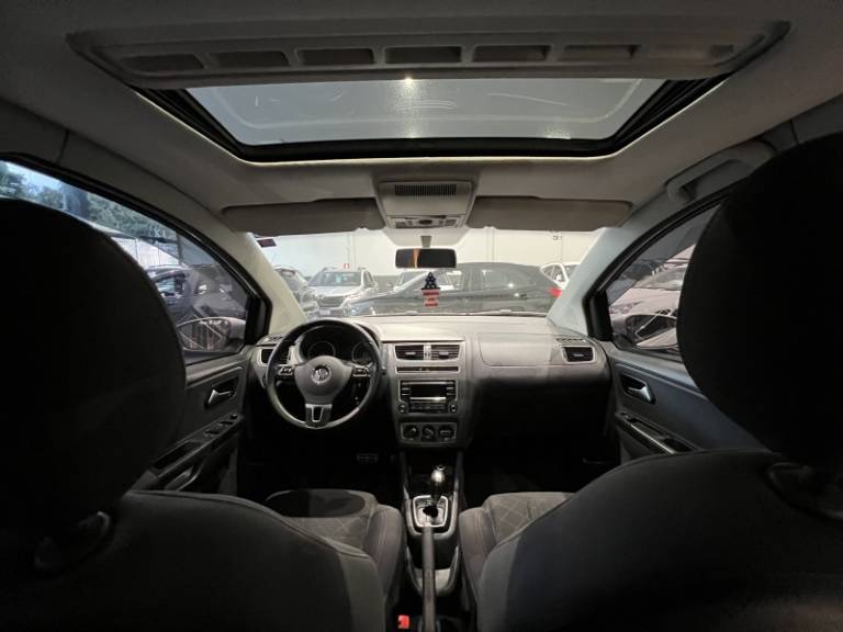 VOLKSWAGEN - FOX - 2013/2014 - Prata - R$ 42.900,00