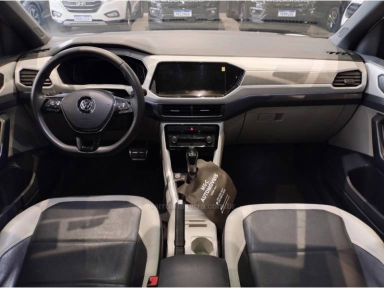 VOLKSWAGEN - T-CROSS - 2021/2021 - Branca - R$ 121.900,00