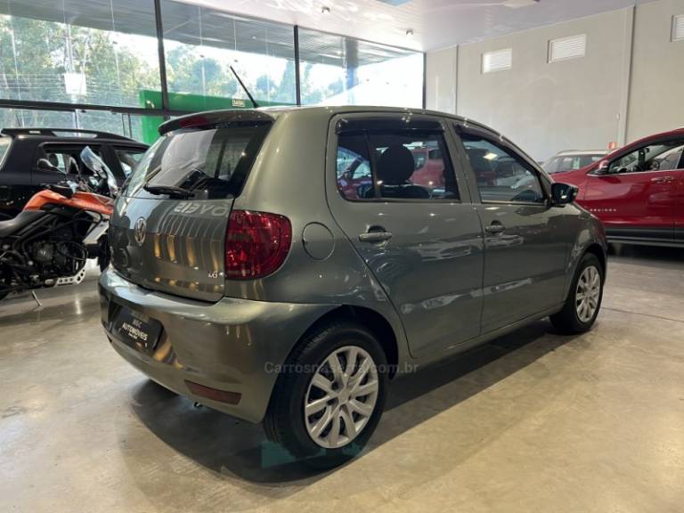 VOLKSWAGEN - FOX - 2010/2011 - Cinza - R$ 32.900,00