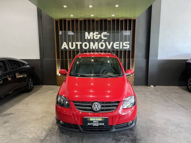 VOLKSWAGEN - SPACEFOX - 2009/2010 - Vermelha - R$ 34.900,00