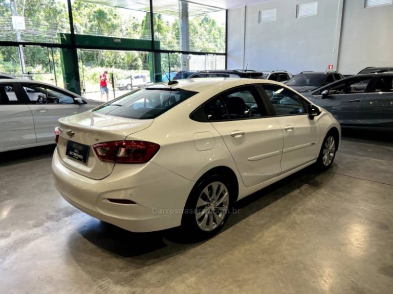 CHEVROLET - CRUZE - 2018/2019 - Branca - R$ 88.900,00