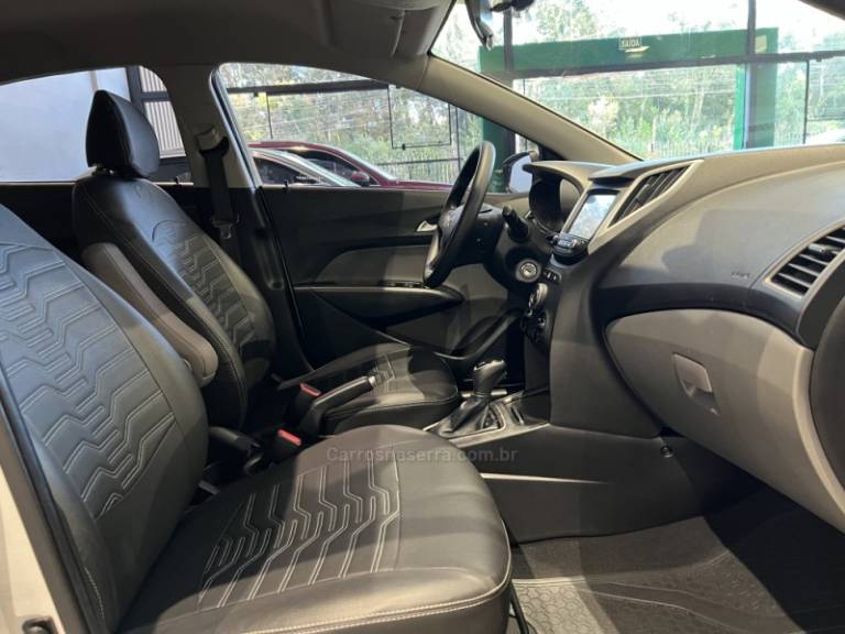 HYUNDAI - HB20S - 2019/2019 - Branca - R$ 68.900,00