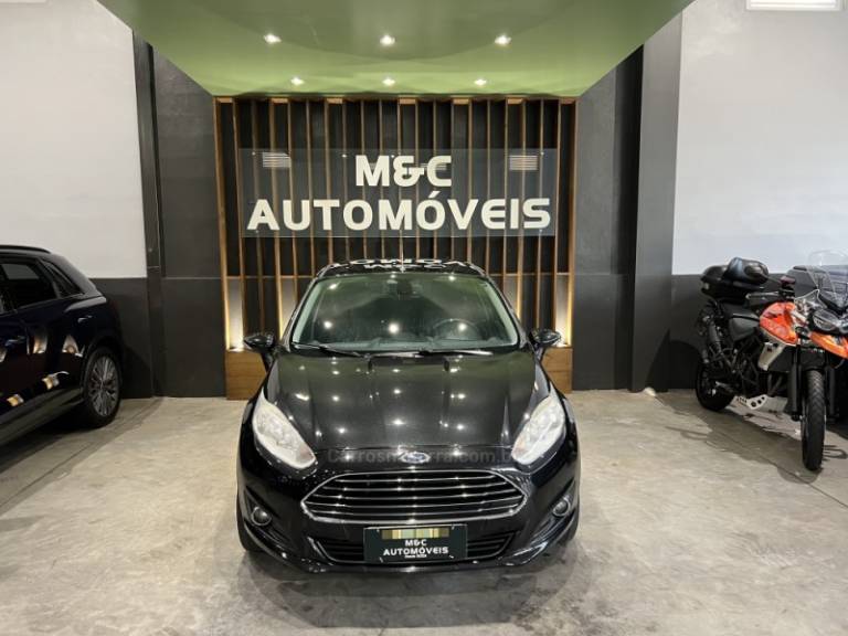 FORD - FIESTA - 2015/2016 - Preta - R$ 51.900,00