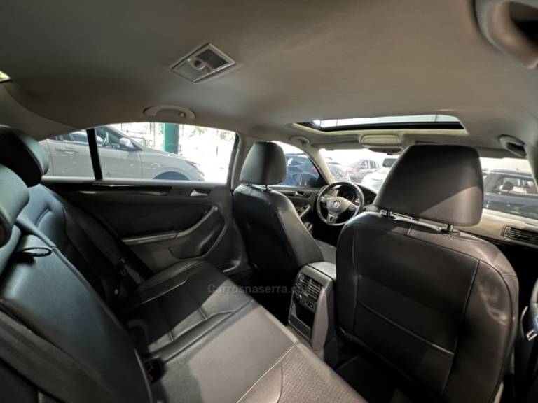 VOLKSWAGEN - JETTA - 2013/2013 - Preta - R$ 66.900,00