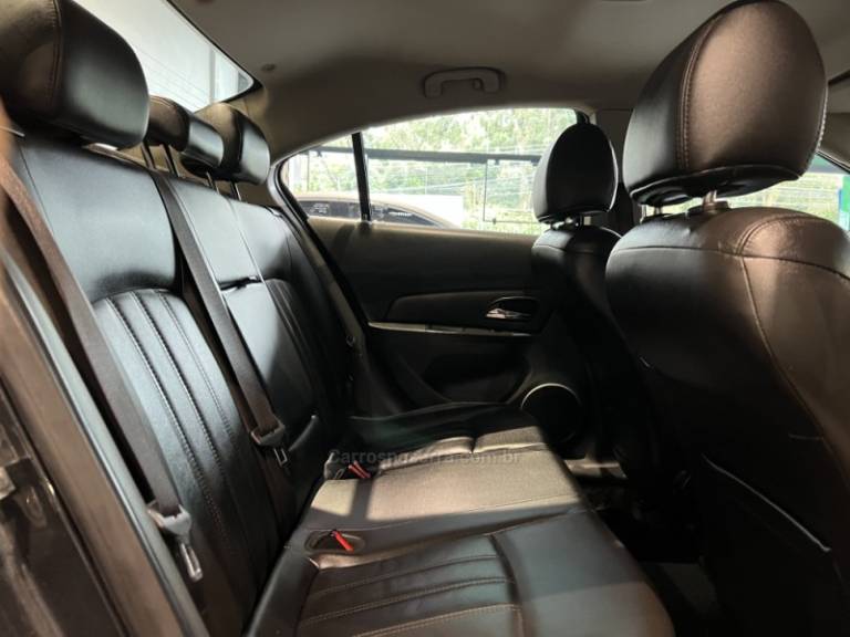 CHEVROLET - CRUZE - 2015/2016 - Cinza - R$ 69.900,00