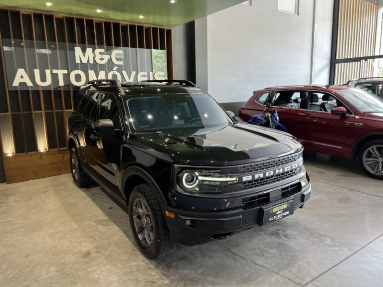 FORD - BRONCO - 2021/2021 - Preta - R$ 152.900,00