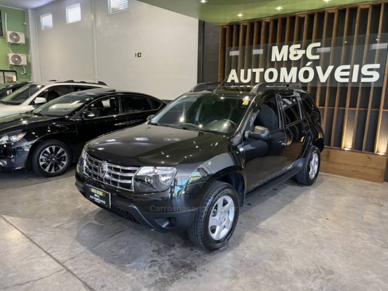 RENAULT - DUSTER - 2014/2015 - Preta - R$ 54.900,00