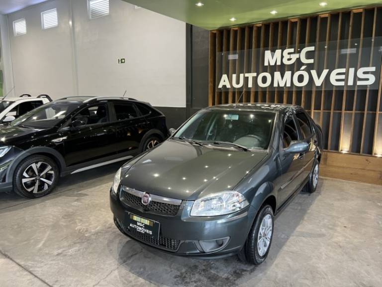 FIAT - SIENA - 2013/2014 - Cinza - R$ 36.900,00